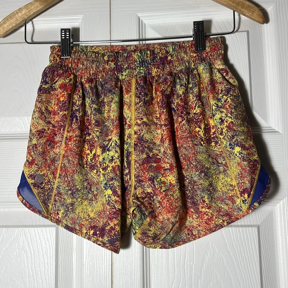 Lululemon Athletica Hotty Hot Short 4 - Picture 5 of 12